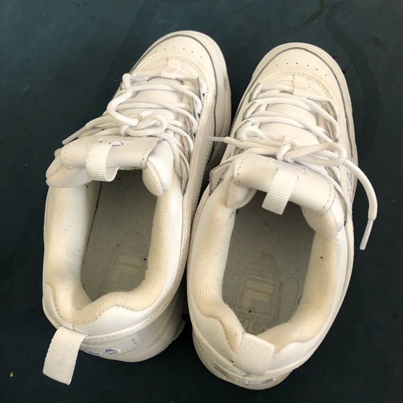 (SOLD)Women FILA  sneakers - Picture 2 of 6